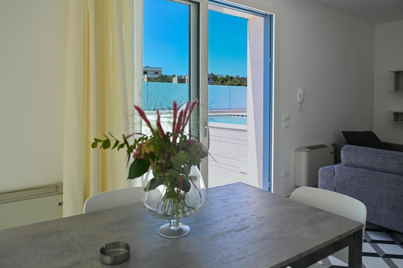 Perle Marine Suite Apartments Castro  المظهر الخارجي الصورة