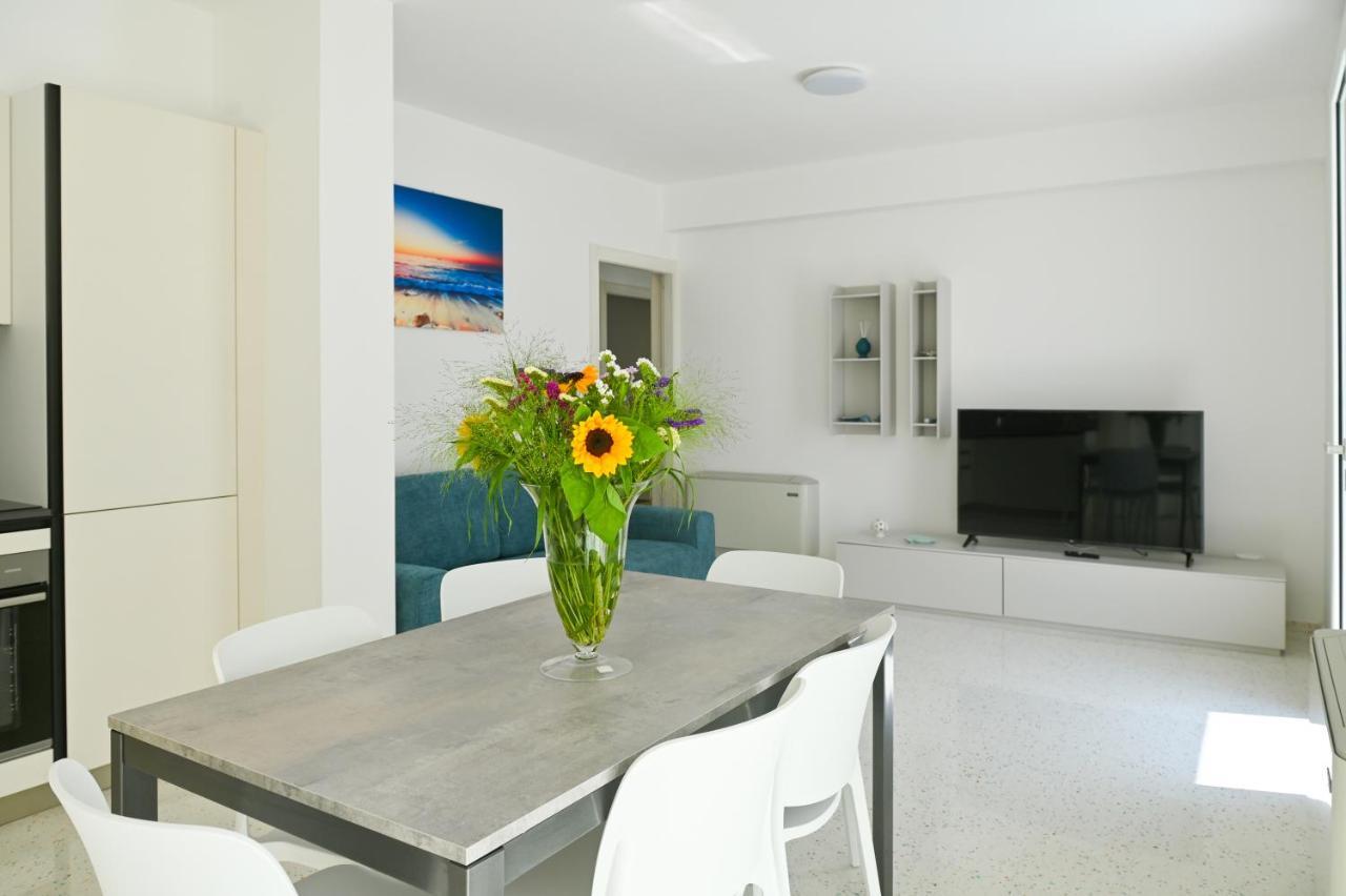Perle Marine Suite Apartments Castro  المظهر الخارجي الصورة